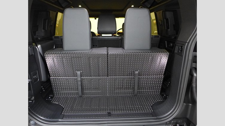 2023 認定中古車 Land Rover Defender 110 アイガーグレイ D300 AWD（AT） X-DYNAMIC HSE D300