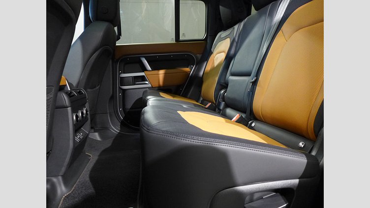 2023 認定中古車 Land Rover Defender 110 アイガーグレイ D300 AWD（AT） X-DYNAMIC HSE D300