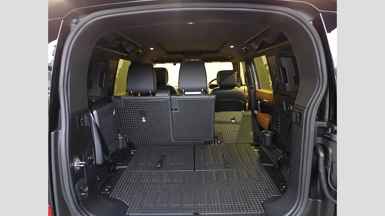 2023 認定中古車 Land Rover Defender 110 アイガーグレイ D300 AWD（AT） X-DYNAMIC HSE D300