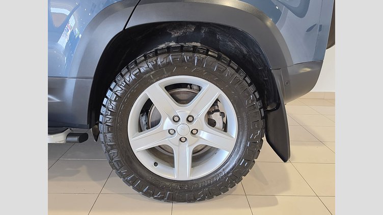 2020 Seminuevos Approved Land Rover Defender 110 Tasman Blue 3.0 litre i6P​ SE
