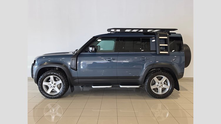 2020 Seminuevos Approved Land Rover Defender 110 Tasman Blue 3.0 litre i6P​ SE