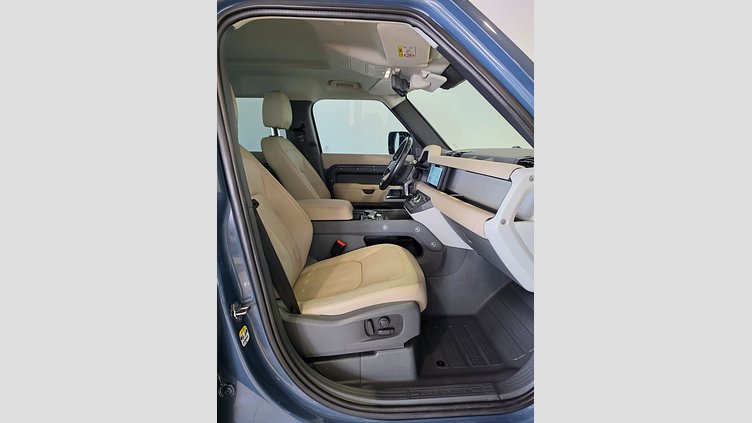 2020 Seminuevos Approved Land Rover Defender 110 Tasman Blue 3.0 litre i6P​ SE