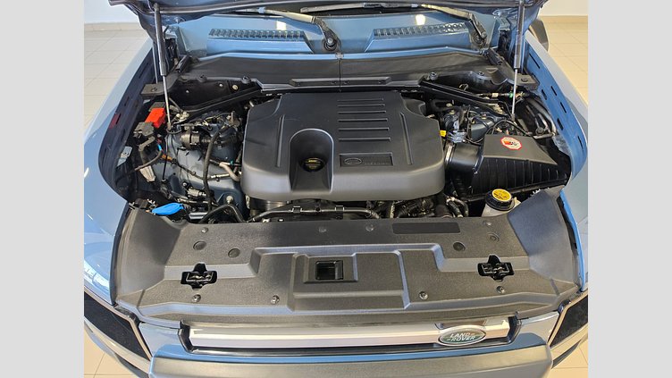 2020 Seminuevos Approved Land Rover Defender 110 Tasman Blue 3.0 litre i6P​ SE