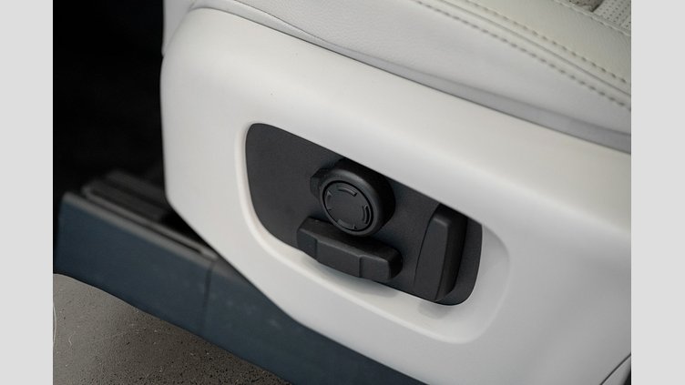 2024 Apstiprināts Land Rover Discovery Eiger Grey 3.0 litre i6D​ Dynamic SE D250