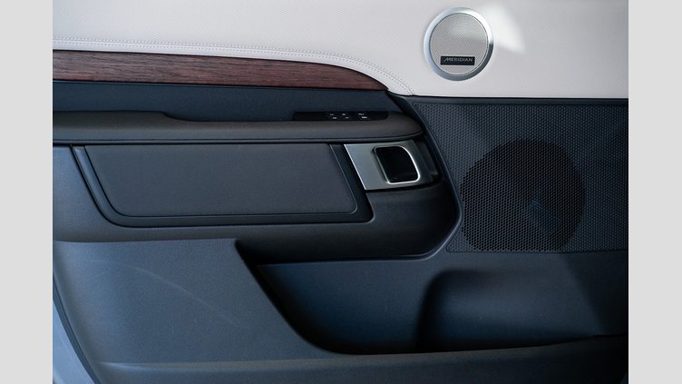 2024 Apstiprināts Land Rover Discovery Eiger Grey 3.0 litre i6D​ Dynamic SE D250