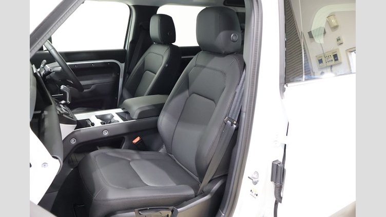 2025 認定中古車 Land Rover Defender 110 フジホワイト D350 ディーゼルマイルドハイブリッド S