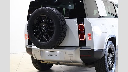 Defender 110 13