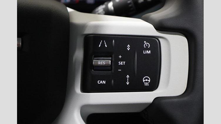 2025 認定中古車 Land Rover Defender 110 フジホワイト D350 ディーゼルマイルドハイブリッド S