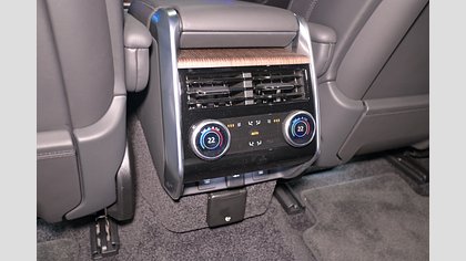 Range Rover 24