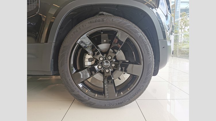 2024 認定中古車 Land Rover Defender 110 サントリーニブラック P300 AWD（AT） SE