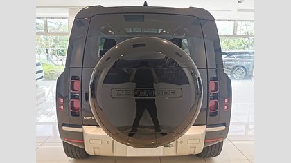 Defender 110 6