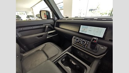 Defender 110 37