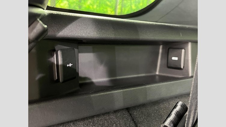 2019 認定中古車 Land Rover Discovery Sport フィレンツェレッド D180 AWD（オートマチック） 標準ホイールベース ディスカバリー スポーツ R-DYNAMIC SE