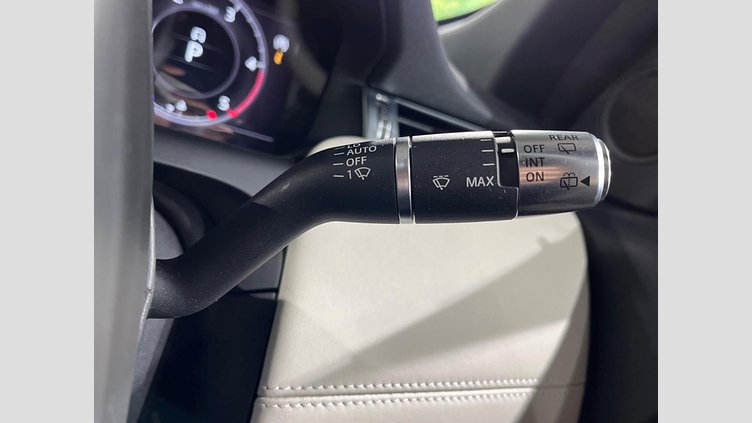 2019 認定中古車 Land Rover Discovery Sport フィレンツェレッド D180 AWD（オートマチック） 標準ホイールベース ディスカバリー スポーツ R-DYNAMIC SE