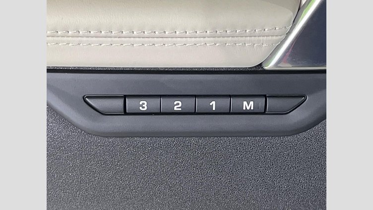 2019 認定中古車 Land Rover Discovery Sport フィレンツェレッド D180 AWD（オートマチック） 標準ホイールベース ディスカバリー スポーツ R-DYNAMIC SE