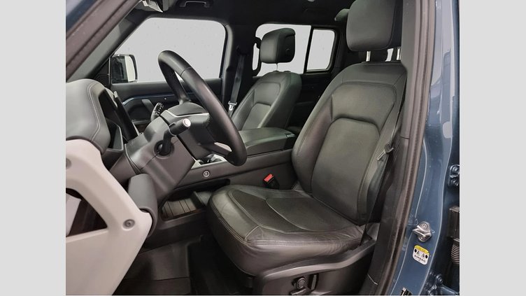 2024 Rabljena vozila Land Rover Defender 110 Tasman Blue D250 AWD AUTOMATIC MHEV DYNAMIC HSE 