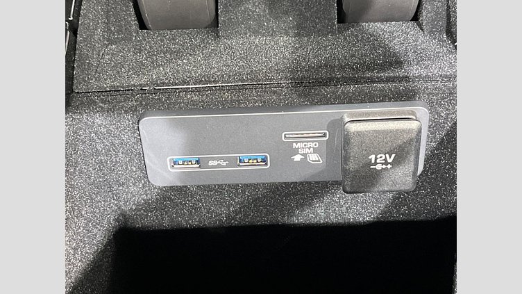 2019 認定中古車 Land Rover Range Rover Velar Indus Silver 2.0 litre i4D Diesel R-DYNAMIC S