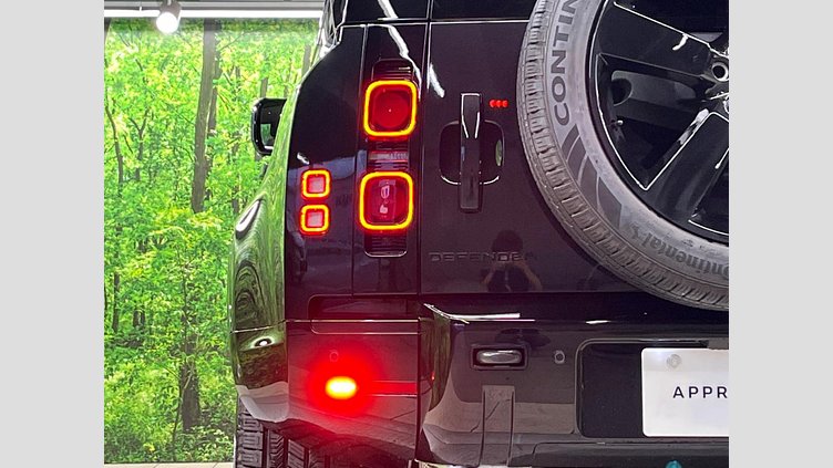 2024 認定中古車 Land Rover Defender 110 サントリーニブラック D350 ディーゼルマイルドハイブリッド X-Dynamic HSE