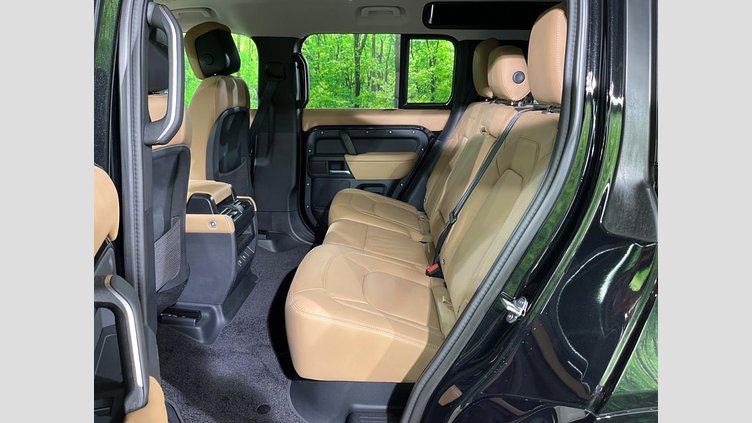2024 認定中古車 Land Rover Defender 110 サントリーニブラック D350 ディーゼルマイルドハイブリッド X-Dynamic HSE
