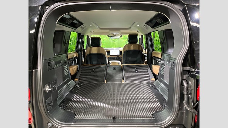 2024 認定中古車 Land Rover Defender 110 サントリーニブラック D350 ディーゼルマイルドハイブリッド X-Dynamic HSE