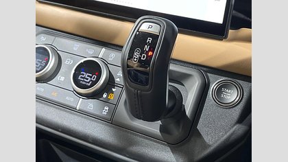 Defender 110 39