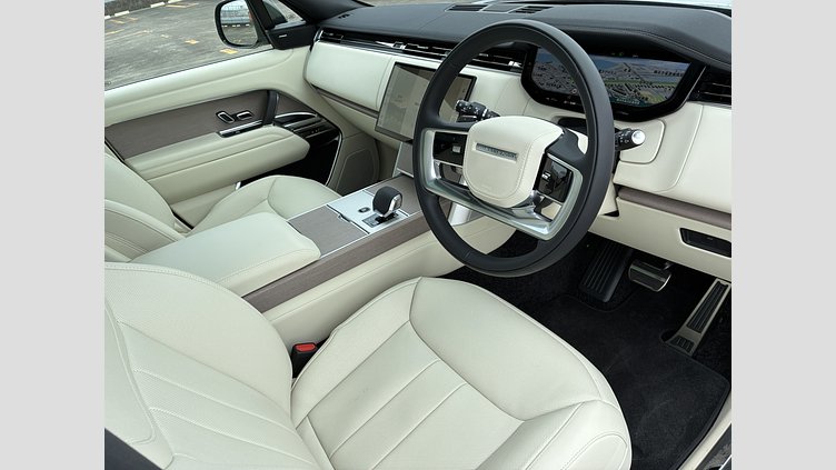 2025 認定中古車 Land Rover Range Rover アイガーグレイ D350 AWD MHEV（AT） スタンダードホイールベース SE