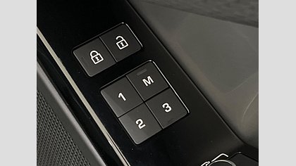 Range Rover Velar 25