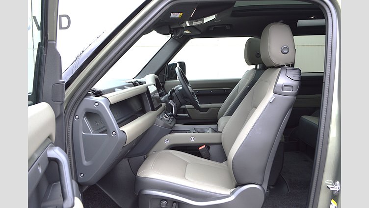 2025 認定中古車 Land Rover Defender 90 パンゲアグリーン D350 ディーゼルマイルドハイブリッド X-Dynamic HSE