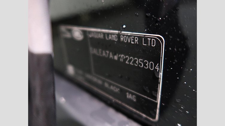 2023 認定中古車 Land Rover Defender 110 サントリーニブラック D300 AWD（AT） S