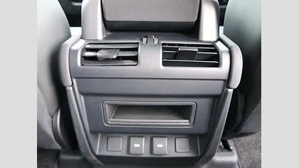 Defender 110 33