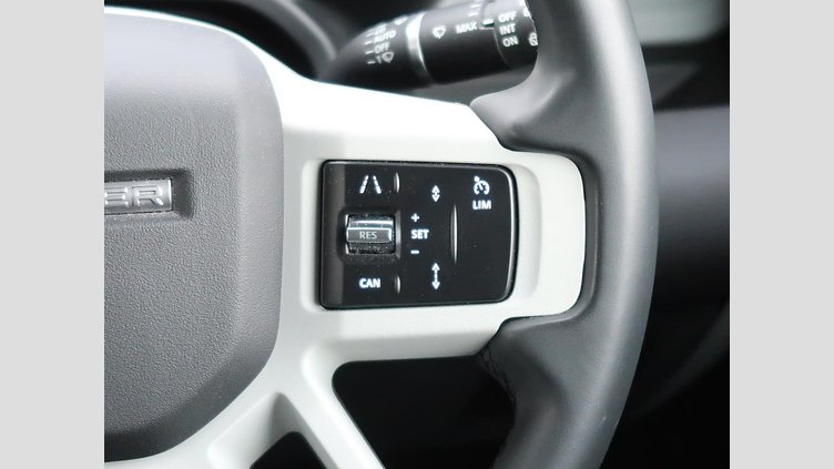 2023 認定中古車 Land Rover Defender 110 サントリーニブラック D300 AWD（AT） S
