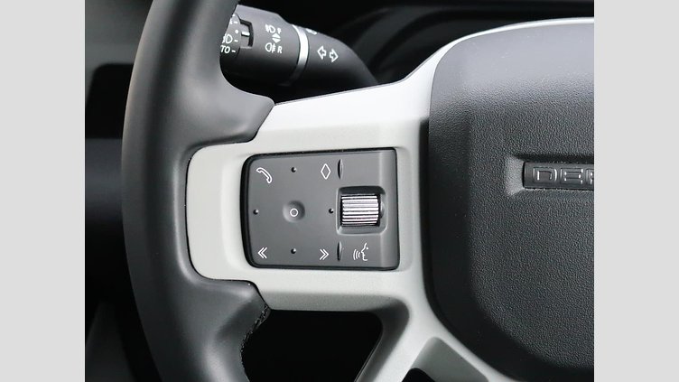 2023 認定中古車 Land Rover Defender 110 サントリーニブラック D300 AWD（AT） S