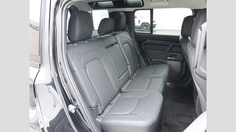 2023 認定中古車 Land Rover Defender 110 サントリーニブラック D300 AWD（AT） S