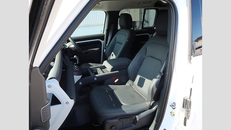 2023 認定中古車 Land Rover Defender 110 フジホワイト D300 AWD（AT） S