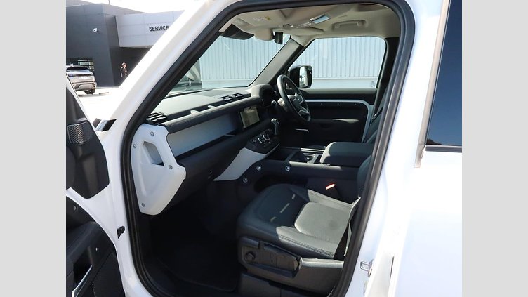 2023 認定中古車 Land Rover Defender 110 フジホワイト D300 AWD（AT） S