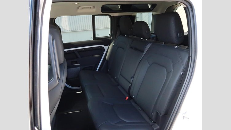 2023 認定中古車 Land Rover Defender 110 フジホワイト D300 AWD（AT） S