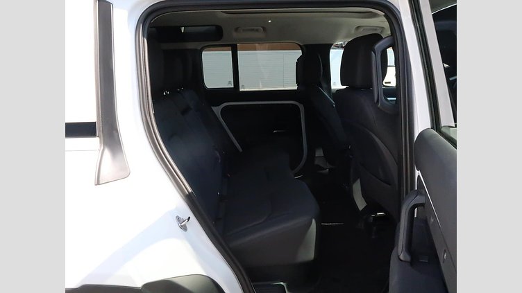 2023 認定中古車 Land Rover Defender 110 フジホワイト D300 AWD（AT） S