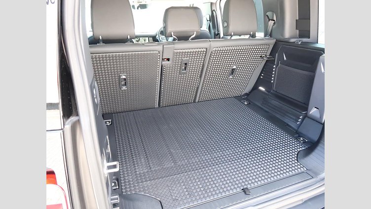 2023 認定中古車 Land Rover Defender 110 フジホワイト D300 AWD（AT） S