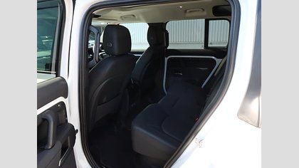 Defender 110 49