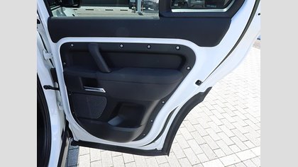 Defender 110 59