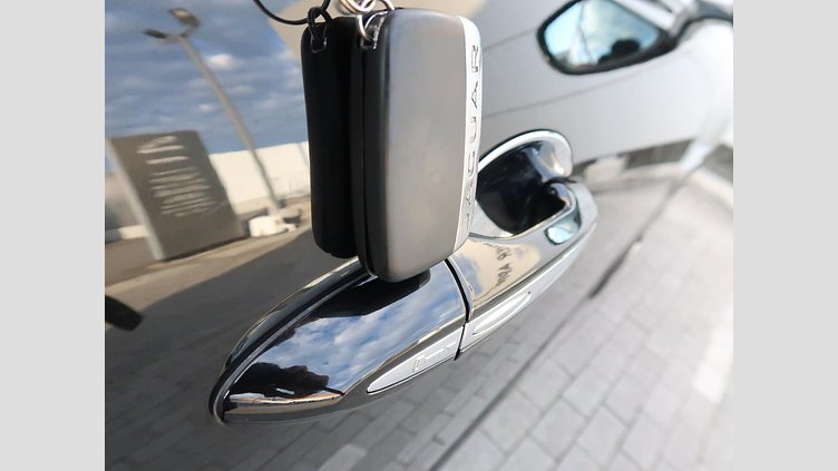 2018 認定中古車 Jaguar XJ Santorini Black ガソリン プレミアムラグジュアリー