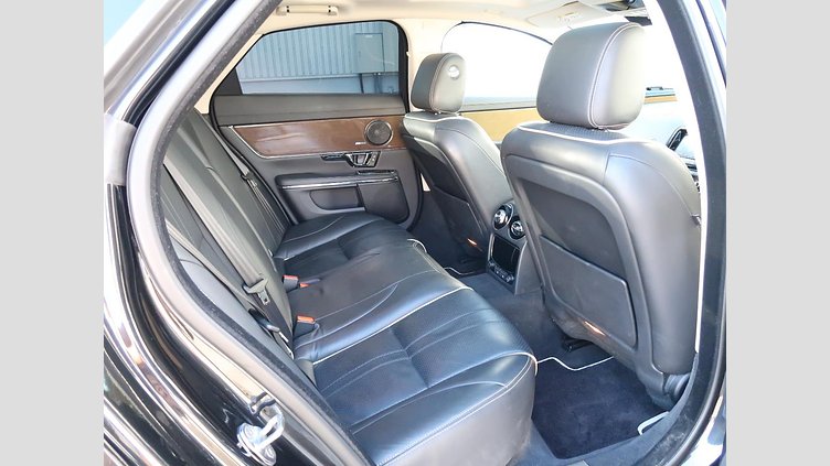 2018 認定中古車 Jaguar XJ Santorini Black ガソリン プレミアムラグジュアリー