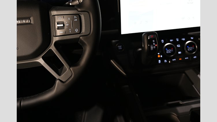 2026 Ny Land Rover Defender 110 Santorini Black 3.0 litre i6D​ D350 X-Dynamic HSE