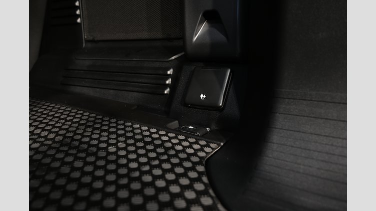 2026 Ny Land Rover Defender 110 Santorini Black 3.0 litre i6D​ D350 X-Dynamic HSE