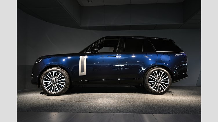2026 Ny Land Rover Range Rover Constellation Blue in Gloss finish​ P460e bensinladdhybridfordon Standard hjulbas Westminster Edition