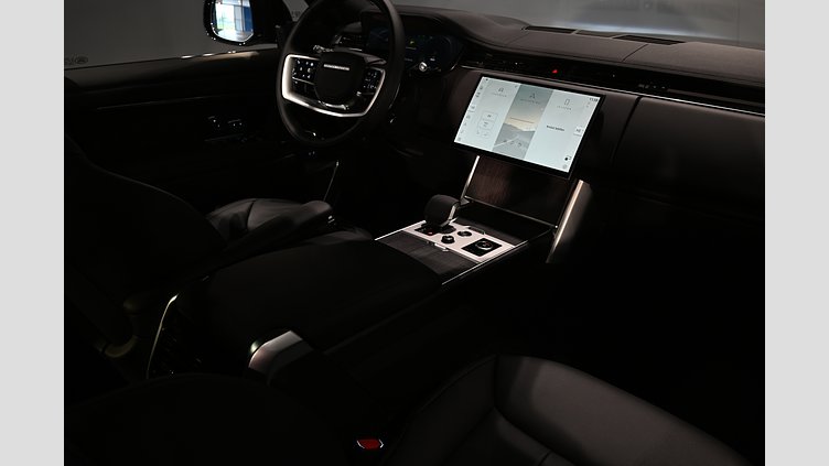 2026 Ny Land Rover Range Rover Constellation Blue in Gloss finish​ P460e bensinladdhybridfordon Standard hjulbas Westminster Edition