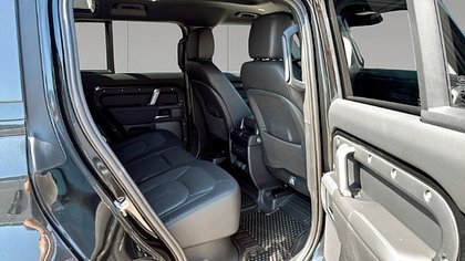 Defender 110 8
