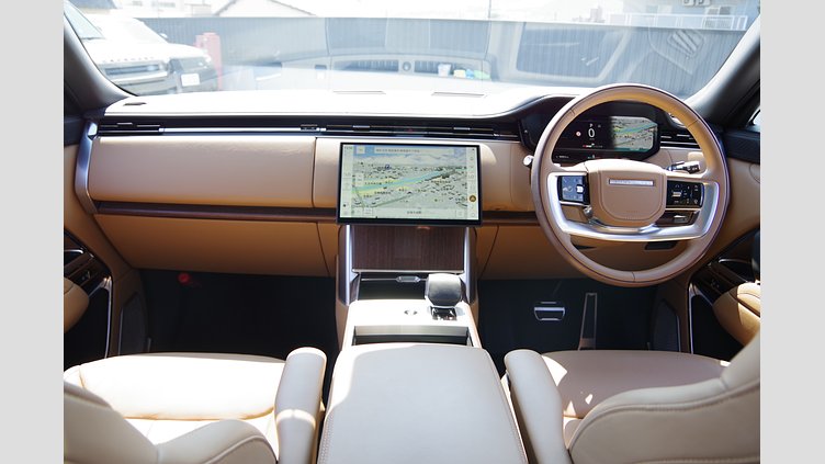 2024 認定中古車 Land Rover Range Rover オストゥーニパールホワイト（お取り扱いの有無については正規ディーラーにお問い合わせください） D350 AWD MHEV（AT） スタンダードホイールベース Autobiography