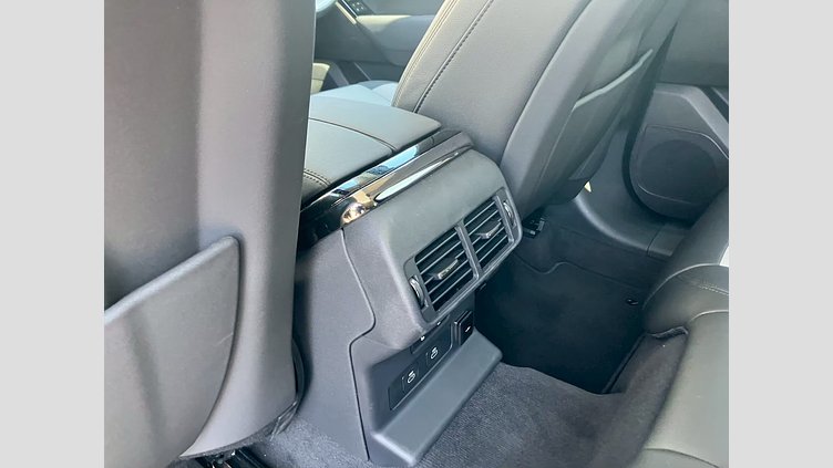 2024 認定中古車 Land Rover Range Rover Velar シャラントグレイ D200マイルドハイブリッド（ディーゼル） スタンダードホイールベース Dynamic SE
