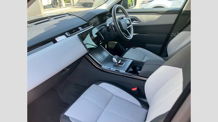 2024 認定中古車 Land Rover Range Rover Velar シャラントグレイ D200マイルドハイブリッド（ディーゼル） スタンダードホイールベース Dynamic SE